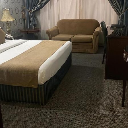 Sun & Sands Hotel Llc Дубай Экстерьер фото